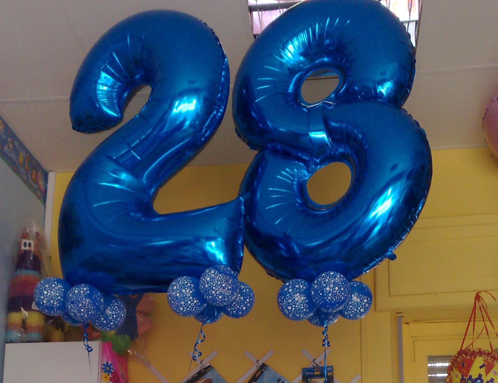 palloncini numeri 28 anni