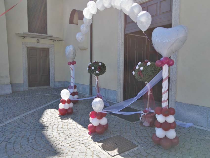 colonne totem palloncini per matrimoni