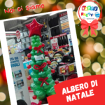 albero di natale di palloncini blu