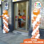 colonne di palloncini totem colorati arancione bianco